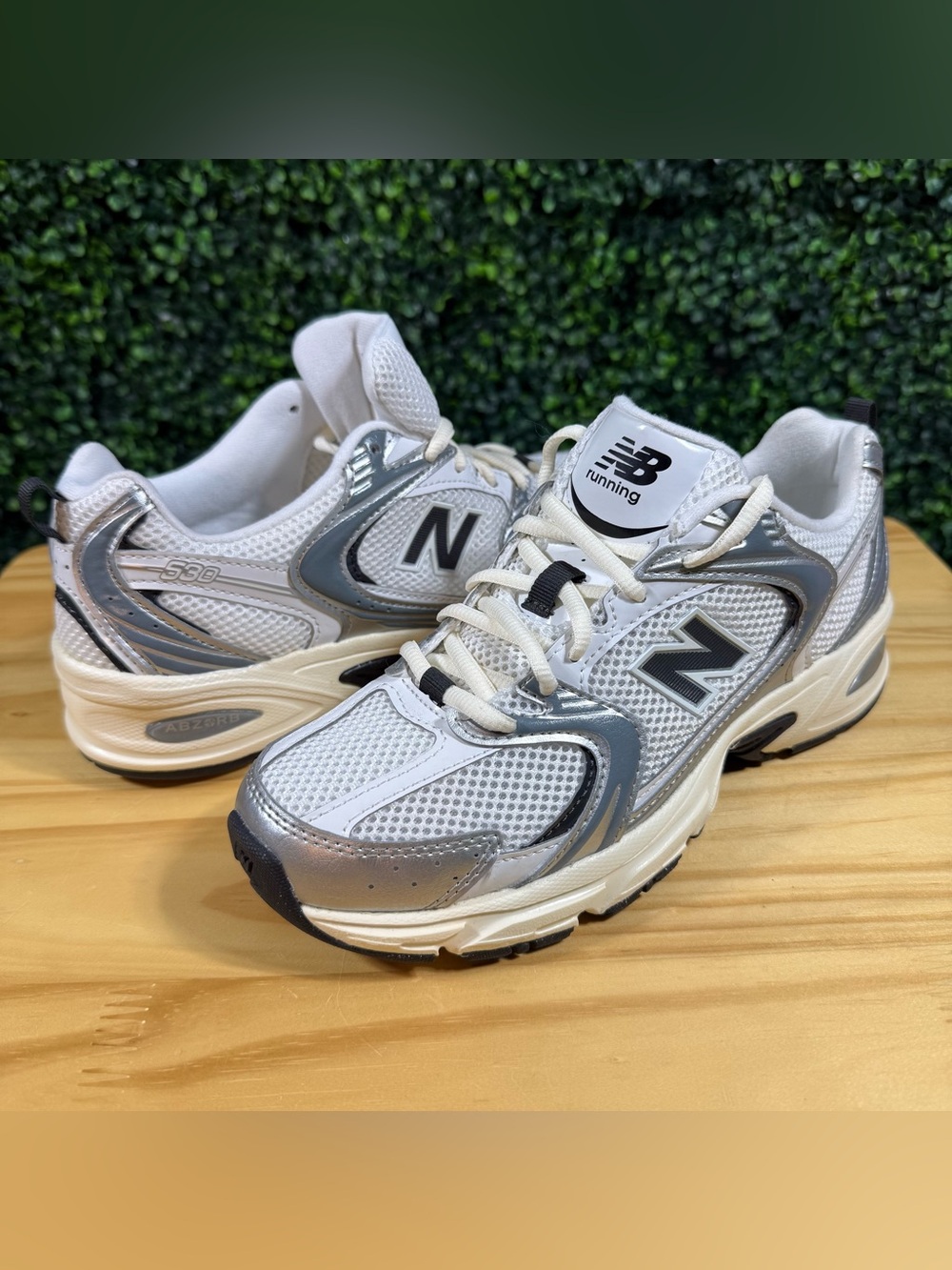 New Balance 530 U530ESA Women’s 7.5 Men’s 6 White Silver Sneakers New